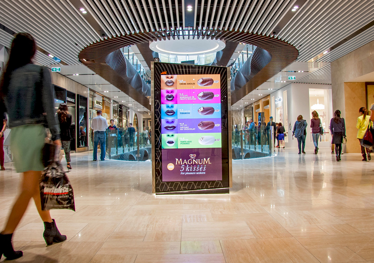 univers-ccial-digital_signage